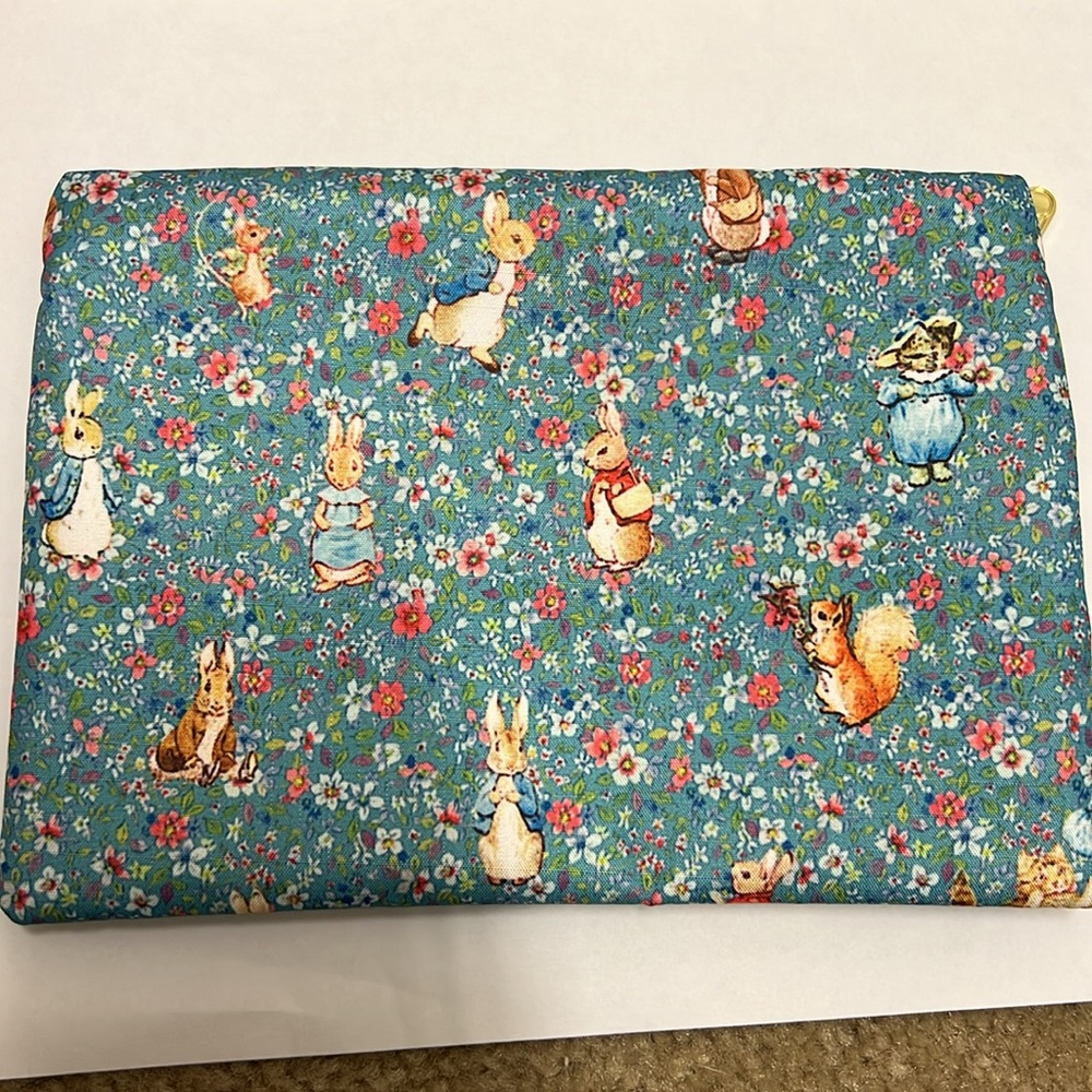 Peter Rabbit Blue Floral Pouch - Picture 3 of 3
